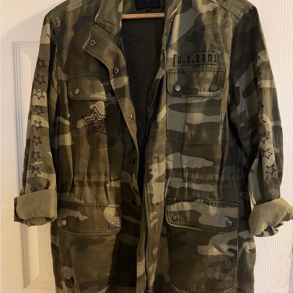Rails Camo Military Utility Jacket w/ Embroidered Stars – Size S